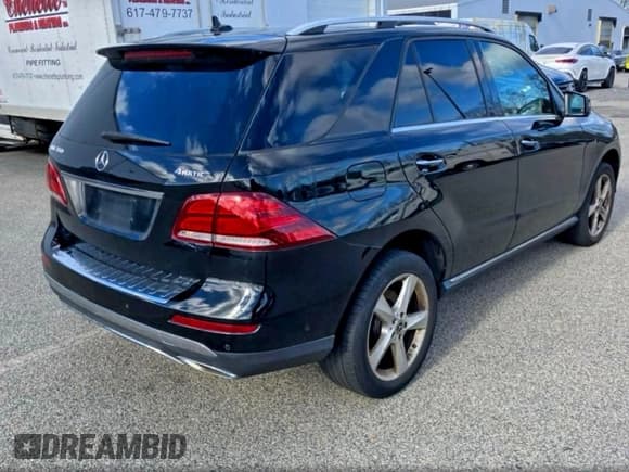 ✅ 2018 Mercedes-Benz GLE 350 • VIN: 4JGDA5HB2JB078413 • Лот: 94199665. Опубликован ранее на Copart с пробегом 143 785 миль. Бесплатный доступ к архиву аукционных продаж из США и подробный отчёт об истории автомобиля на DreamBid. Изображение 4.