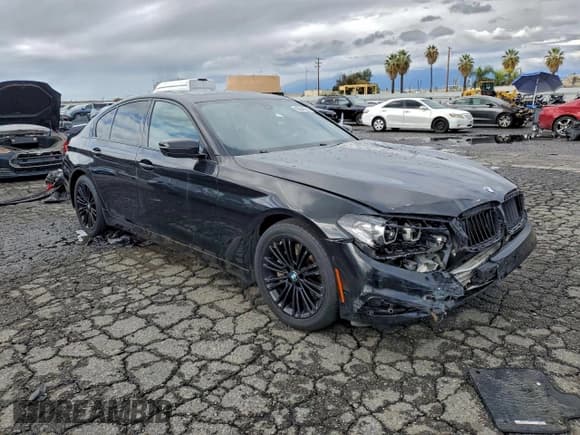 ✅ 2018 BMW 5 Series 540i • VIN: WBAJE5C58JWA93150 • Lot: 93246335. Wystawiony na Copart z przebiegiem Nie podano. Bezpłatny archiwum sprzedaży aukcyjnych z USA i szczegółowy raport historii pojazdu na DreamBid. Zdjęcie 4.