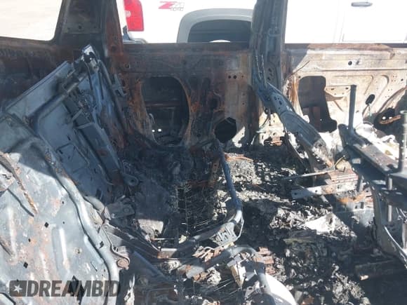 ✅ 2014 Chevrolet Traverse LT • VIN: 1GNKVGKD3EJ270710 • Lot: 43323793. Wystawiony na IAAI z przebiegiem Nie podano. Bezpłatny archiwum sprzedaży aukcyjnych z USA i szczegółowy raport historii pojazdu na DreamBid. Zdjęcie 8.