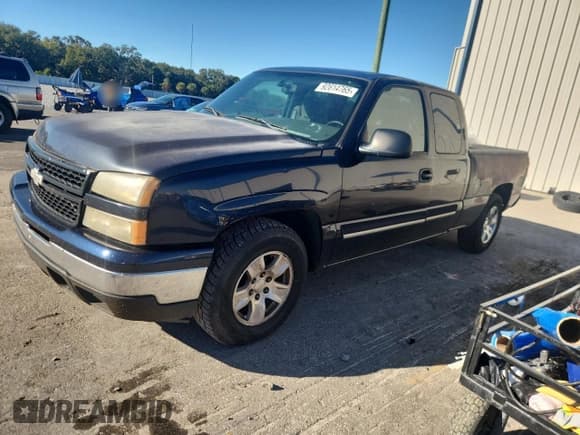 ✅ 2006 Chevrolet Silverado 1500 LT1 • VIN: 1GCEC19V86Z205698 • Лот: 92614765. Опубликован ранее на Copart с пробегом 147 334 миль. Бесплатный доступ к архиву аукционных продаж из США и подробный отчёт об истории автомобиля на DreamBid. Изображение 1.