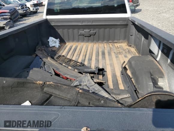 ✅ 2024 Chevrolet Silverado 1500 • VIN: 1GB0WLE73RF410425 • Лот: 71680785. Опубликован ранее на Copart с пробегом 5 847 миль. Бесплатный доступ к архиву аукционных продаж из США и подробный отчёт об истории автомобиля на DreamBid. Изображение 10.