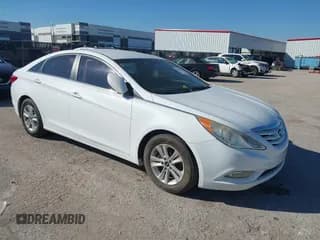 ✅ 2013 Hyundai Sonata GLS • VIN: 5NPEB4AC0DH724232 • Лот: 43590422. Опубликован ранее на IAAI с пробегом 102 624 миль. Бесплатный доступ к архиву аукционных продаж из США и подробный отчёт об истории автомобиля на DreamBid. Изображение 1.