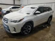 ✅ 2018 Toyota Highlander Limited • VIN: 5TDDZRFH6JS867118 • Lot: 43810385. Wystawiony na Copart z przebiegiem 200 925 mil. Bezpłatny archiwum sprzedaży aukcyjnych z USA i szczegółowy raport historii pojazdu na DreamBid. Zdjęcie 1.