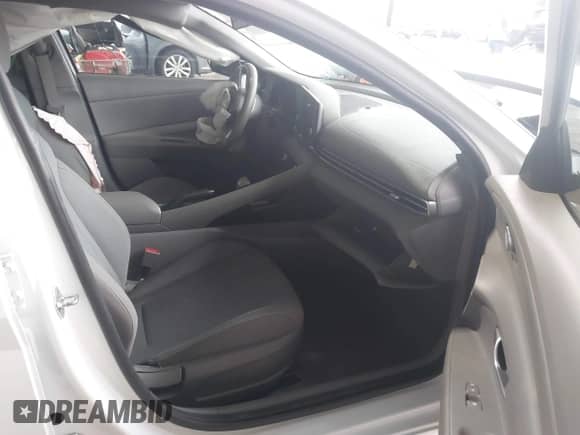 2021 Hyundai Elantra SEL z VIN 5NPLM4AG8MH027931, wystawiony jako IAAI lot #43288535 z przebiegiem 86 292 mil mil oraz . Historia ofert i sprzedaży dostępna na DreamBid. Obrazek 5.