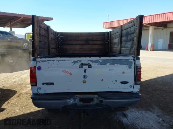 ✅ 1999 Ford F-250 XL • VIN: 1FTNX20LXXEB16018 • Lot: 43290812. Listed on IAAI with 296,736 mi. Free auction sales archive from the USA and detailed vehicle history report at DreamBid. Image 16.