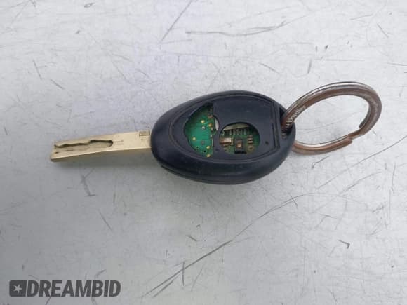 ✅ 2003 MINI Hardtop • VIN: WMWRC334X3TE16168 • Lot: 43880126. Listed on IAAI with Not provided. Free auction sales archive from the USA and detailed vehicle history report at DreamBid. Image 11.