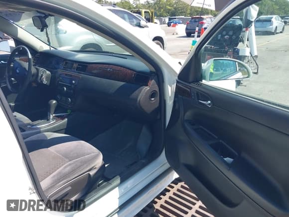 ✅ 2015 Chevrolet Impala LT • VIN: 2G1WB5E37F1122056 • Лот: 43170781. Опубликован ранее на IAAI с пробегом 236 421 миль. Бесплатный доступ к архиву аукционных продаж из США и подробный отчёт об истории автомобиля на DreamBid. Изображение 5.