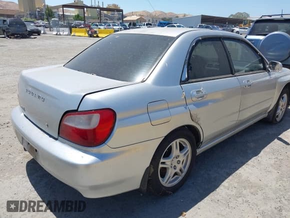 ✅ 2002 Subaru Impreza RS • VIN: JF1GD67532H501384 • Lot: 42375366. Listed on IAAI with 170,774 mi. Free auction sales archive from the USA and detailed vehicle history report at DreamBid. Image 4.
