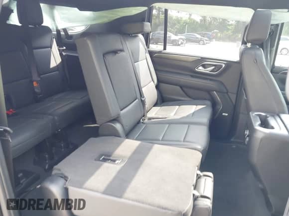 2024 Chevrolet Suburban LT z VIN 1GNSCCKD7RR413440, wystawiony jako IAAI lot #42604040 z przebiegiem 29 976 mil mil oraz . Historia ofert i sprzedaży dostępna na DreamBid. Obrazek 8.