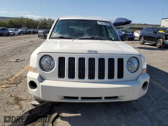 ✅ 2009 Jeep Patriot Sport • VIN: 1J4FT28A39D195618 • Lot: 71017635. Listed on Copart with 117,934 mi. Free auction sales archive from the USA and detailed vehicle history report at DreamBid. Image 5.