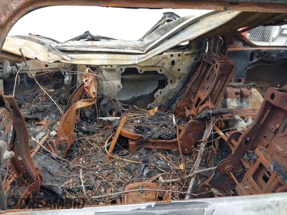 2022 Ford Explorer Limited z VIN 1FMSK8FH6NGC07971, wystawiony jako IAAI lot #43372947 z przebiegiem Nie podano mil oraz . Historia ofert i sprzedaży dostępna na DreamBid. Obrazek 8.