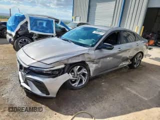 2025 Hyundai Elantra SEL Sport with VIN KMHLM4DGXSU925800, listed as a Copart auction lot 71099175 with 4,533 mi miles and Salvage title. Bid and sale history available at DreamBid. Image 1.