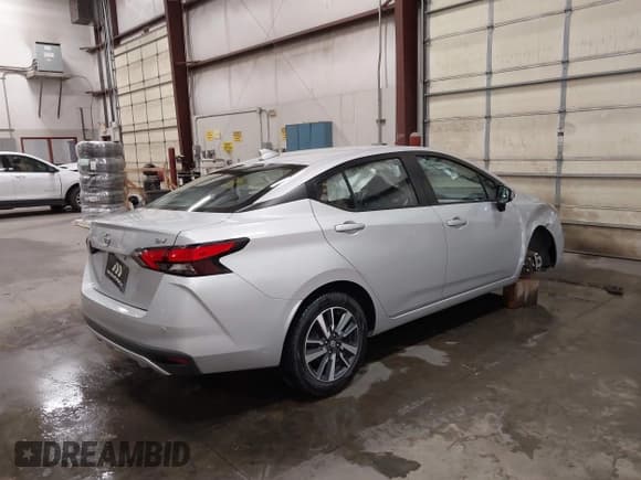 ✅ 2021 Nissan Versa SV • VIN: 3N1CN8EV5ML821740 • Lot: 42174019. Listed on IAAI with 70,688 mi. Free auction sales archive from the USA and detailed vehicle history report at DreamBid. Image 4.