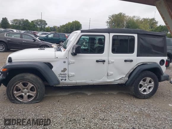 ✅ 2018 Jeep Wrangler Unlimited Sport S • VIN: 1C4HJXDG9JW166533 • Лот: 43126428. Опубликован ранее на IAAI с пробегом 86 555 миль. Бесплатный доступ к архиву аукционных продаж из США и подробный отчёт об истории автомобиля на DreamBid. Изображение 14.