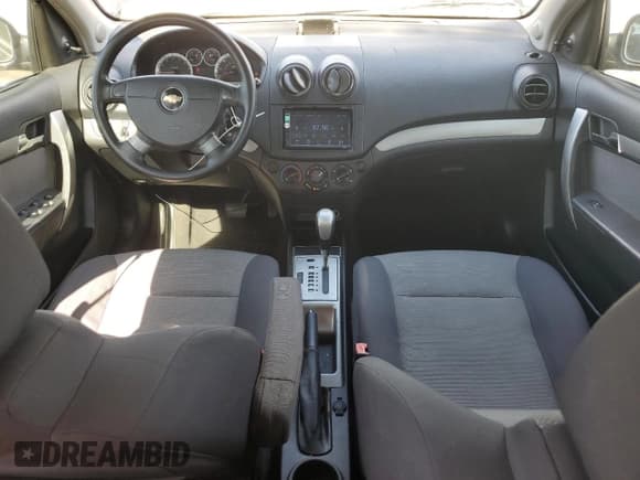 ✅ 2009 Chevrolet Aveo LS • VIN: KL1TD66E09B321049 • Lot: 44615655. Wystawiony na Copart z przebiegiem 157 719 mil. Bezpłatny archiwum sprzedaży aukcyjnych z USA i szczegółowy raport historii pojazdu na DreamBid. Zdjęcie 8.