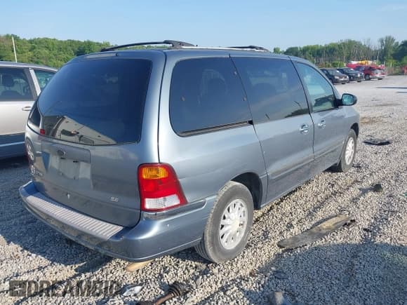 ✅ 2000 Ford Windstar SE • VIN: 2FMZA5242YBA28034 • Lot: 42679411. Listed on IAAI with 161,817 mi. Free auction sales archive from the USA and detailed vehicle history report at DreamBid. Image 4.