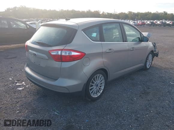 ✅ 2016 Ford C-Max SEL • VIN: 1FADP5CU6GL116519 • Lot: 43452129. Wystawiony na IAAI z przebiegiem 86 971 mil. Bezpłatny archiwum sprzedaży aukcyjnych z USA i szczegółowy raport historii pojazdu na DreamBid. Zdjęcie 4.