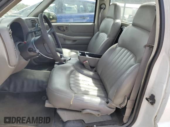 2003 Chevrolet S-10 with VIN 1GCCS14X338274688, listed as a Copart auction lot 71961614 with 241,954 mi miles and Salvage title. Bid and sale history available at DreamBid. Image 7.