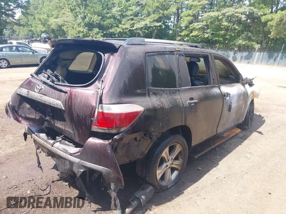 ✅ 2011 Toyota Highlander Limited • VIN: 5TDYK3EH8BS026505 • Lot: 42854911. Listed on IAAI with Not provided. Free auction sales archive from the USA and detailed vehicle history report at DreamBid. Image 4.