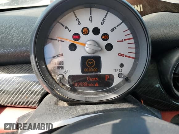 ✅ 2014 MINI Clubman • VIN: WMWZF3C5XET492764 • Лот: 62783575. Опубликован ранее на Copart с пробегом 142 938 миль. Бесплатный доступ к архиву аукционных продаж из США и подробный отчёт об истории автомобиля на DreamBid. Изображение 9.