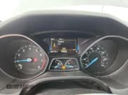 ✅ 2018 Ford Focus SE • VIN: 1FADP3FE9JL270576 • Lot: 86282885. Wystawiony na Copart z przebiegiem 89 128 mil. Bezpłatny archiwum sprzedaży aukcyjnych z USA i szczegółowy raport historii pojazdu na DreamBid. Zdjęcie 9.