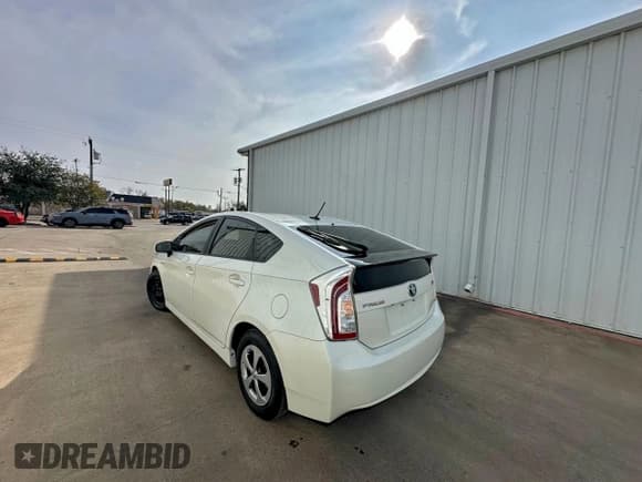 ✅ 2015 Toyota Prius Two • VIN: JTDKN3DU5F0406678 • Lot: 96199465. Listed on Copart with 252,851 mi. Free auction sales archive from the USA and detailed vehicle history report at DreamBid. Image 3.
