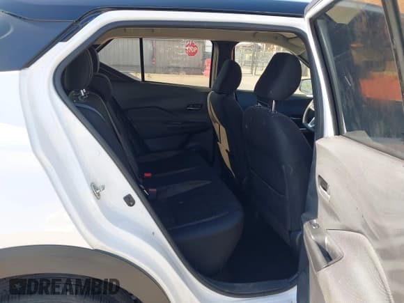 ✅ 2019 Nissan Kicks SR • VIN: 3N1CP5CU1KL517109 • Лот: 42096734. Опубликован ранее на IAAI с пробегом 144 725 миль. Бесплатный доступ к архиву аукционных продаж из США и подробный отчёт об истории автомобиля на DreamBid. Изображение 8.