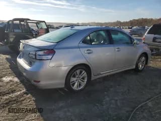 ✅ 2010 Lexus HS 250h • VIN: JTHBB1BA6A2008347 • Лот: 77246944. Опубликован ранее на Copart с пробегом 151 082 миль. Бесплатный доступ к архиву аукционных продаж из США и подробный отчёт об истории автомобиля на DreamBid. Изображение 3.