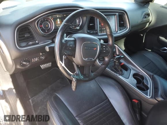 ✅ 2015 Dodge Challenger R/T Plus • VIN: 2C3CDZBT9FH906539 • Лот: 87256765. Опубликован ранее на Copart с пробегом 105 947 миль. Бесплатный доступ к архиву аукционных продаж из США и подробный отчёт об истории автомобиля на DreamBid. Изображение 8.