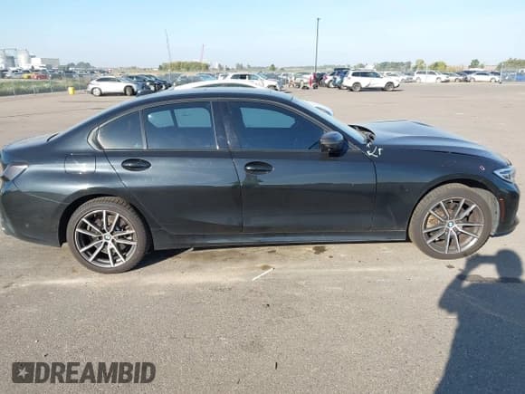 ✅ 2020 BMW 3 Series 330i xDrive • VIN: 3MW5R7J0XL8B45718 • Lot: 43351670. Wystawiony na IAAI z przebiegiem 89 335 mil. Bezpłatny archiwum sprzedaży aukcyjnych z USA i szczegółowy raport historii pojazdu na DreamBid. Zdjęcie 13.