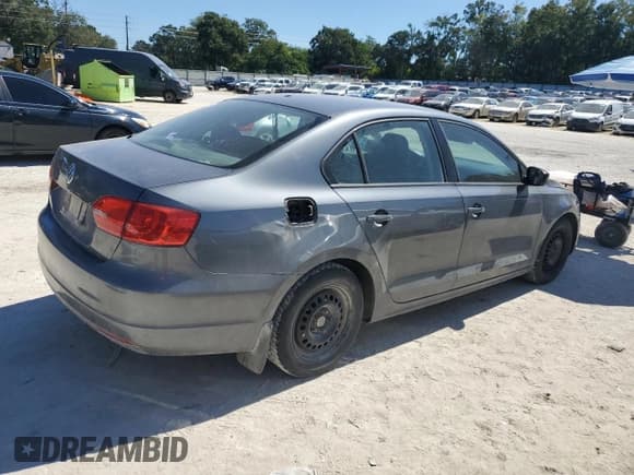 ✅ 2013 Volkswagen Jetta • VIN: 3VW2K7AJ5DM401577 • Lot: 82443985. Wystawiony na Copart z przebiegiem Nie podano. Bezpłatny archiwum sprzedaży aukcyjnych z USA i szczegółowy raport historii pojazdu na DreamBid. Zdjęcie 3.