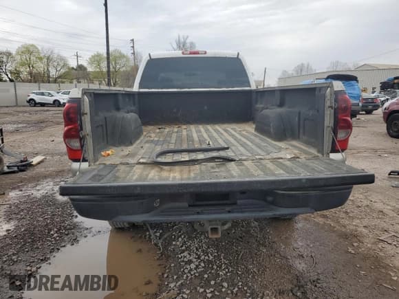 ✅ 2003 Chevrolet Silverado 1500 • VIN: 1GBHC23U73F173377 • Лот: 53089735. Опубликован ранее на Copart с пробегом 183 818 миль. Бесплатный доступ к архиву аукционных продаж из США и подробный отчёт об истории автомобиля на DreamBid. Изображение 6.