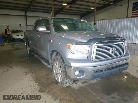 ✅ 2013 Toyota Tundra Limited • VIN: 5TFHY5F18DX296164 • Lot: 91662025. Wystawiony na Copart z przebiegiem 200 274 mil. Bezpłatny archiwum sprzedaży aukcyjnych z USA i szczegółowy raport historii pojazdu na DreamBid. Zdjęcie 13.