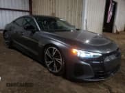 ✅ 2023 Audi e-tron GT Premium Plus • VIN: WAUCJBFW4P7000809 • Lot: 41245544. Wystawiony na Copart z przebiegiem 8 839 mil. Bezpłatny archiwum sprzedaży aukcyjnych z USA i szczegółowy raport historii pojazdu na DreamBid. Zdjęcie 4.