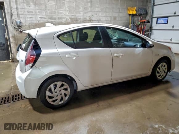 ✅ 2015 Toyota Prius Two • VIN: JTDKDTB32F1583888 • Lot: 96228125. Listed on Copart with 93,098 mi. Free auction sales archive from the USA and detailed vehicle history report at DreamBid. Image 3.