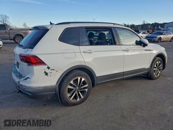✅ 2022 Volkswagen Tiguan S • VIN: 3VV0B7AX4NM070914 • Lot: 95511475. Wystawiony na Copart z przebiegiem Nie podano. Bezpłatny archiwum sprzedaży aukcyjnych z USA i szczegółowy raport historii pojazdu na DreamBid. Zdjęcie 3.