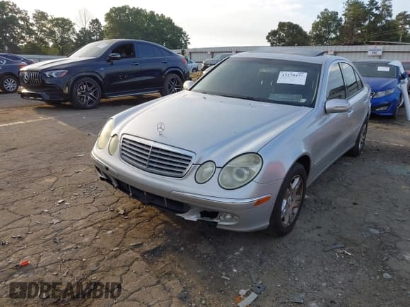 ✅ 2003 Mercedes-Benz E 320 • VIN: WDBUF65J63A118930 • Лот: 43279477. Опубликован ранее на IAAI с пробегом 205 787 миль. Бесплатный доступ к архиву аукционных продаж из США и подробный отчёт об истории автомобиля на DreamBid. Изображение 18.