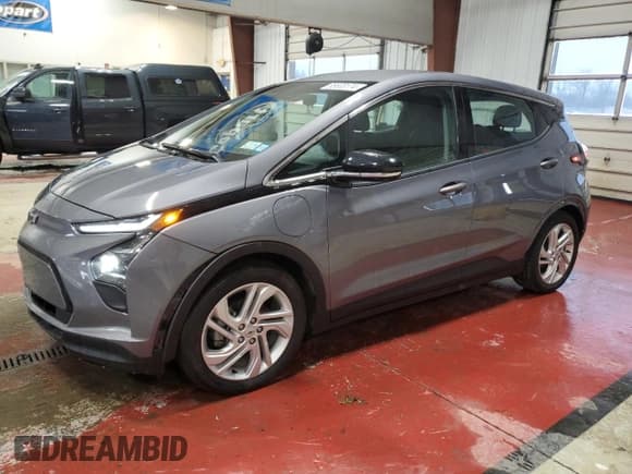 ✅ 2023 Chevrolet Bolt EV 1LT • VIN: 1G1FW6S0XP4163128 • Lot: 85533174. Wystawiony na Copart z przebiegiem 11 715 mil. Bezpłatny archiwum sprzedaży aukcyjnych z USA i szczegółowy raport historii pojazdu na DreamBid. Zdjęcie 1.