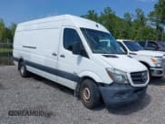 ✅ 2016 Mercedes-Benz Sprinter Cargo EXT • VIN: WD3PE8DD1GP361650 • Lot: 42424508. Wystawiony na IAAI z przebiegiem 400 073 mil. Bezpłatny archiwum sprzedaży aukcyjnych z USA i szczegółowy raport historii pojazdu na DreamBid. Zdjęcie 1.