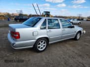 ✅ 1998 Volvo S70 • VIN: YV1LS5587W1489643 • Лот: 92950075. Опубликован ранее на Copart с пробегом Не указан. Бесплатный доступ к архиву аукционных продаж из США и подробный отчёт об истории автомобиля на DreamBid. Изображение 3.