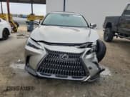 ✅ 2025 Lexus NX 250 Premium • VIN: 2T2GDCAZ2SC017727 • Lot: 90139115. Wystawiony na Copart z przebiegiem 13 925 mil. Bezpłatny archiwum sprzedaży aukcyjnych z USA i szczegółowy raport historii pojazdu na DreamBid. Zdjęcie 5.