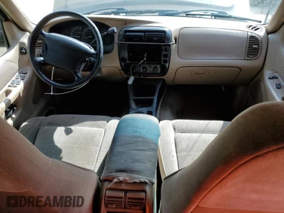 ✅ 1997 Ford Explorer XL • VIN: 1FMDU32E8VUD18279 • Lot: 48486705. Wystawiony na Copart z przebiegiem 235 999 mil. Bezpłatny archiwum sprzedaży aukcyjnych z USA i szczegółowy raport historii pojazdu na DreamBid. Zdjęcie 8.