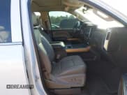 ✅ 2018 Chevrolet Silverado 1500 LTZ • VIN: 3GCUKSEJ5JG145427 • Lot: 43350615. Wystawiony na IAAI z przebiegiem 233 623 mil. Bezpłatny archiwum sprzedaży aukcyjnych z USA i szczegółowy raport historii pojazdu na DreamBid. Zdjęcie 5.