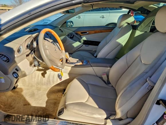 ✅ 2007 Mercedes-Benz SL 550 • VIN: WDBSK71F27F132634 • Lot: 95206815. Listed on Copart with 135,502 mi. Free auction sales archive from the USA and detailed vehicle history report at DreamBid. Image 7.