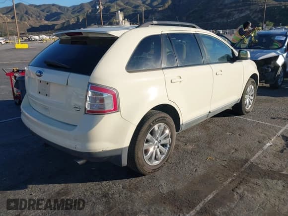 ✅ 2008 Ford Edge SEL • VIN: 2FMDK48C78BA69954 • Lot: 43806779. Wystawiony na IAAI z przebiegiem 110 009 mil. Bezpłatny archiwum sprzedaży aukcyjnych z USA i szczegółowy raport historii pojazdu na DreamBid. Zdjęcie 4.