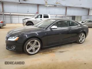 ✅ 2012 Audi S5 Prestige • VIN: WAU3VAFR9CA015960 • Лот: 82827734. Опубликован ранее на Copart с пробегом 42 406 миль. Бесплатный доступ к архиву аукционных продаж из США и подробный отчёт об истории автомобиля на DreamBid. Изображение 1.