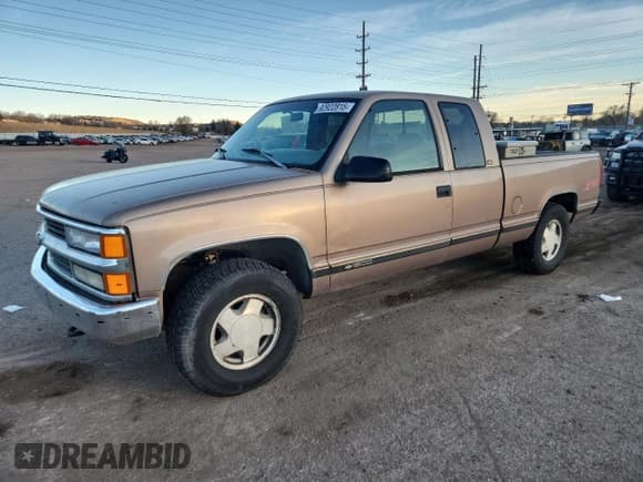 ✅ 1996 Chevrolet Silverado 1500 • VIN: 2GCEK19R5T1111160 • Лот: 92922815. Опубликован ранее на Copart с пробегом 386 454 миль. Бесплатный доступ к архиву аукционных продаж из США и подробный отчёт об истории автомобиля на DreamBid. Изображение 1.