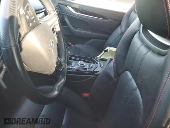 ✅ 2020 Maserati Levante GranSport • VIN: ZN661XUS5LX354490 • Лот: 74091563. Опубликован ранее на Copart с пробегом Не указан. Бесплатный доступ к архиву аукционных продаж из США и подробный отчёт об истории автомобиля на DreamBid. Изображение 7.