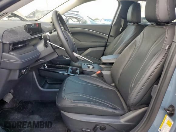 ✅ 2024 Ford Mustang Mach-E Premium • VIN: 3FMTK3R7XRMA22859 • Lot: 68284515. Wystawiony na Copart z przebiegiem 18 348 mil. Bezpłatny archiwum sprzedaży aukcyjnych z USA i szczegółowy raport historii pojazdu na DreamBid. Zdjęcie 7.