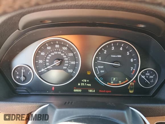 ✅ 2015 BMW 4 Series 428i • VIN: WBA3V7C51F5A24608 • Lot: 90348235. Wystawiony na Copart z przebiegiem 68 600 mil. Bezpłatny archiwum sprzedaży aukcyjnych z USA i szczegółowy raport historii pojazdu na DreamBid. Zdjęcie 9.